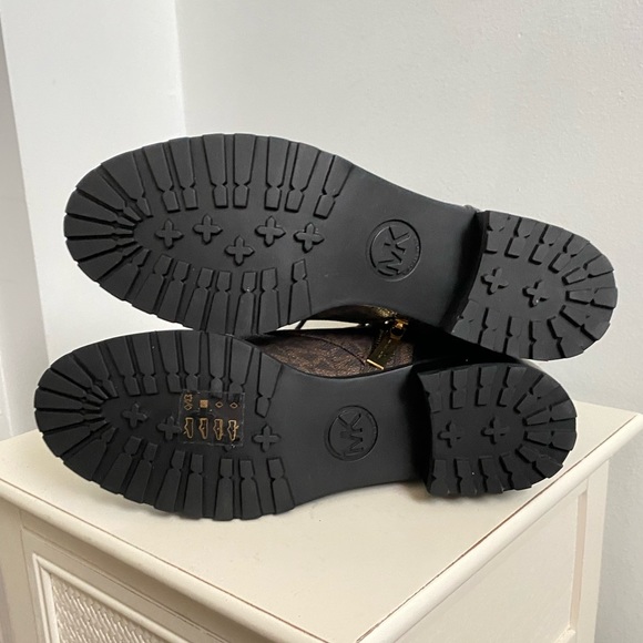 Michael Kors Logo Lace Up Combat Boot size 7 - Picture 6 of 9